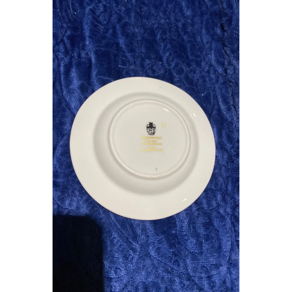 Wedgwood China, Florentine Black W/ Gold Trim 3 Holder Round Ash Tray,